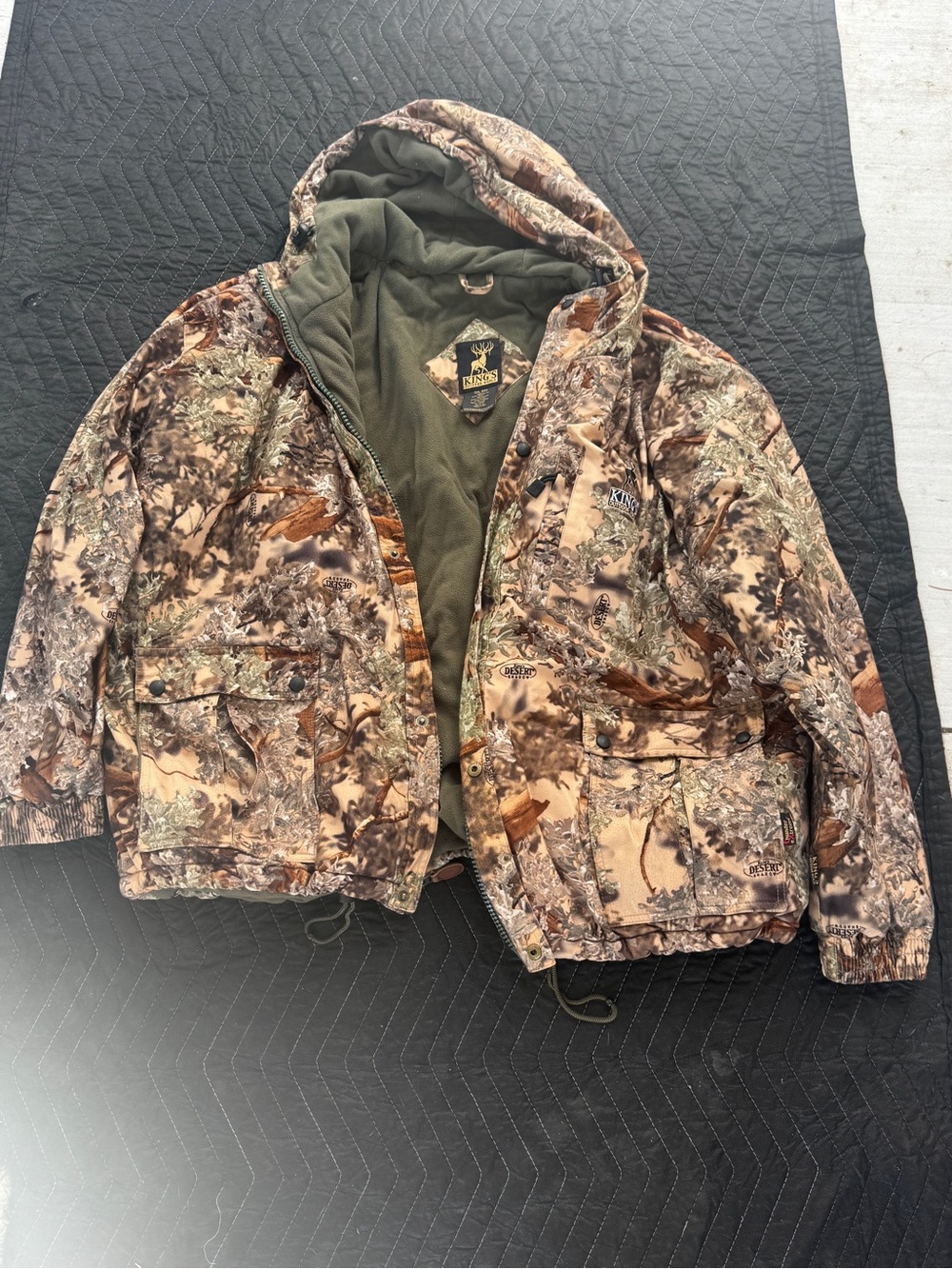 King’s Camo Hooded Hunting Jacket in Brown/Green